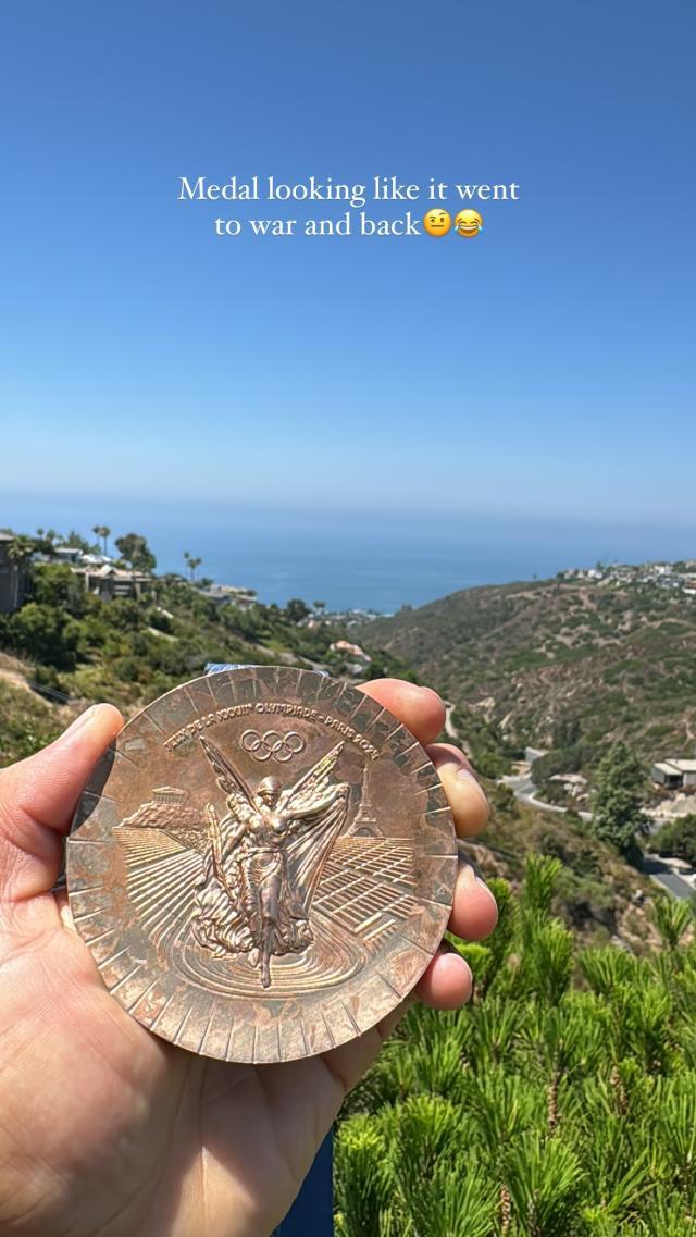 1723214386673042436.jpg 奖牌掉色.jpg