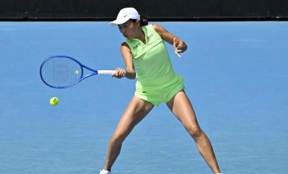 开云体育在线开云-张帅0-2兹沃纳列娃，遭遇WTA1000多哈站资格赛一轮游